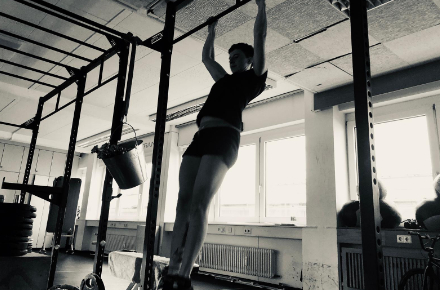 Klimmz&uuml;ge lernen im Personal Training